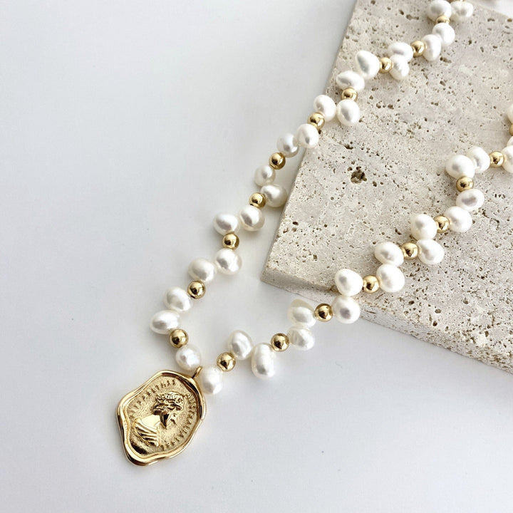 Pearl Necklace with Gold Plated Pendant - EVERLIA STUDIO