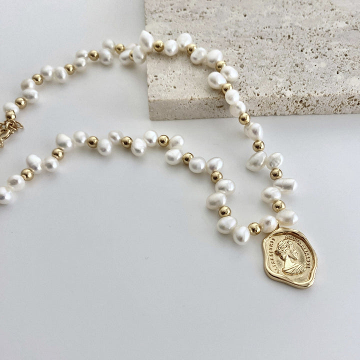 Pearl Necklace with Gold Plated Pendant - EVERLIA STUDIO