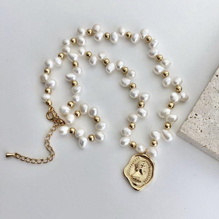 Pearl Necklace with Gold Plated Pendant - EVERLIA STUDIO