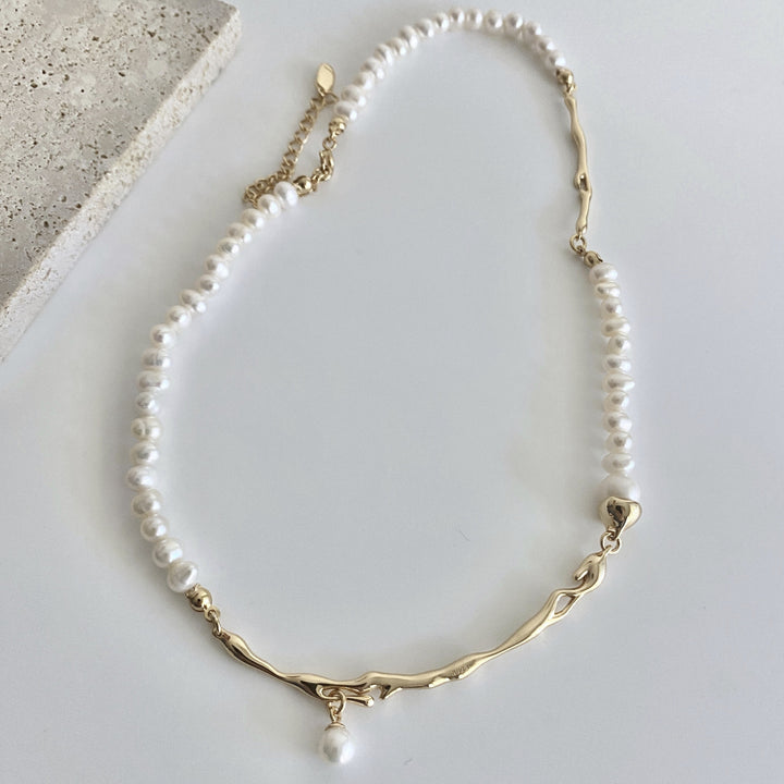 Sophisticated Gold Plated Pearl Necklace - EVERLIA STUDIO