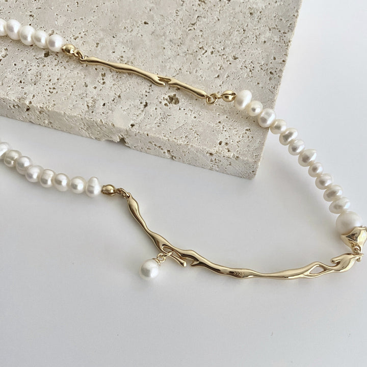 Sophisticated Gold Plated Pearl Necklace - EVERLIA STUDIO