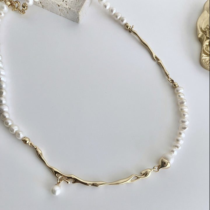 Sophisticated Gold Plated Pearl Necklace - EVERLIA STUDIO