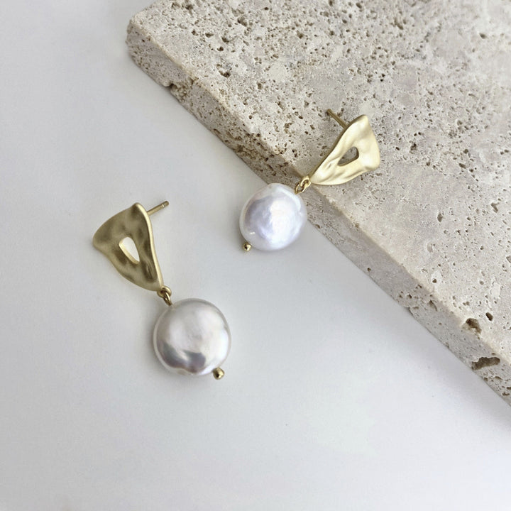 18k Gold-Plated Asymmetric Baroque Pearl Earrings - EVERLIA STUDIO