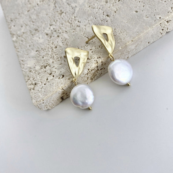 18k Gold-Plated Asymmetric Baroque Pearl Earrings - EVERLIA STUDIO