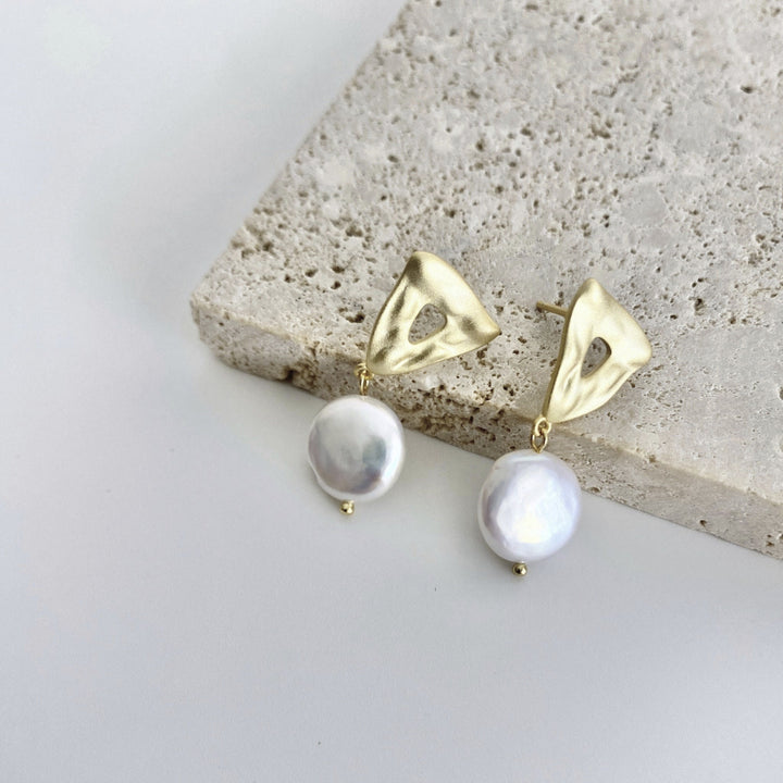 18k Gold-Plated Asymmetric Baroque Pearl Earrings - EVERLIA STUDIO