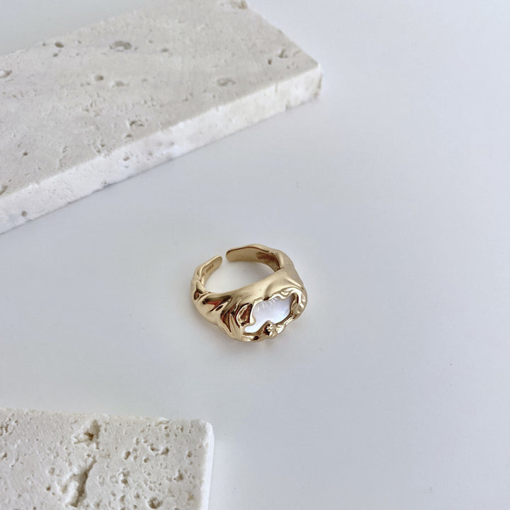 18k Gold-Plated Sterling Silver Mother-of-Pearl Ring - EVERLIA STUDIO